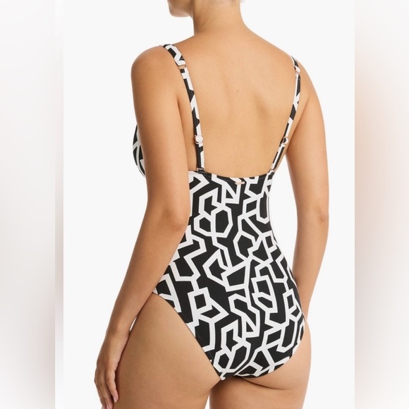 Stylish Black and White Geometric Women Swim One Piece - Picture 7 of 7